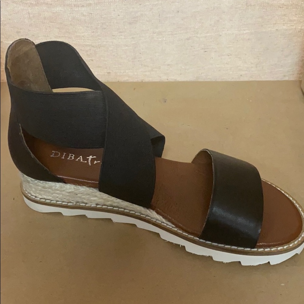 Qui Ver Sandal